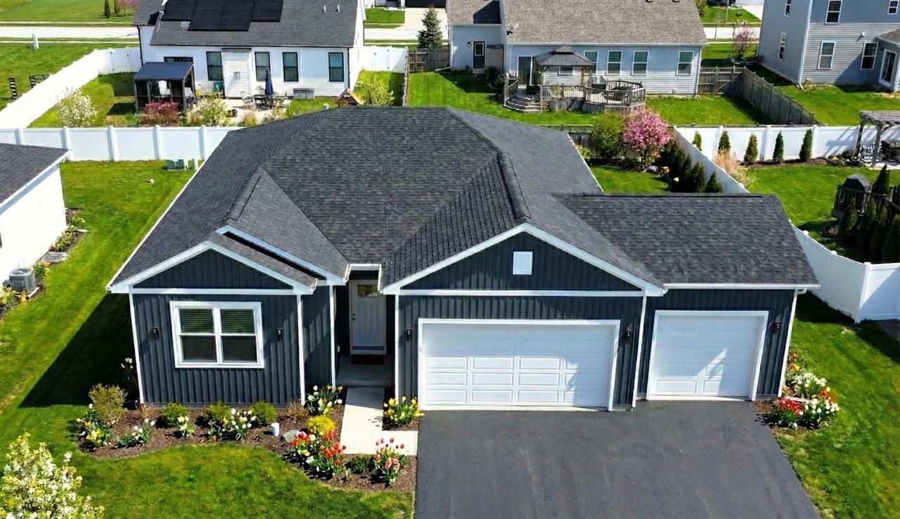 1004 Joshua Ln., Genoa, IL 60135