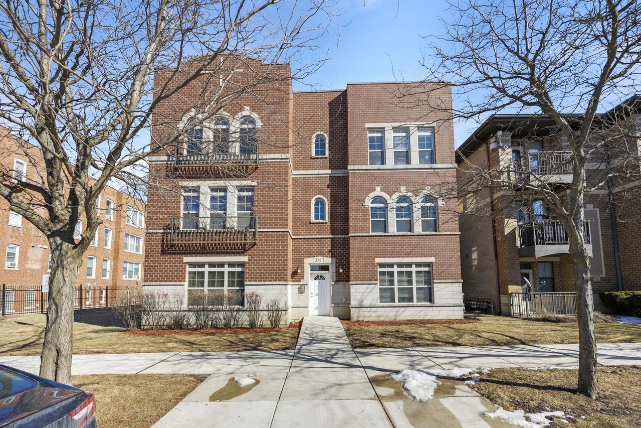 3817 S Ellis Ave. #101, Chicago, IL 60653