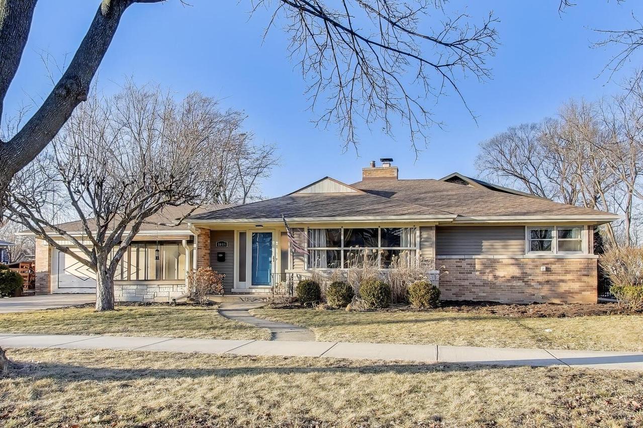 1048 E Walnut Ave., Des Plaines, IL 60016