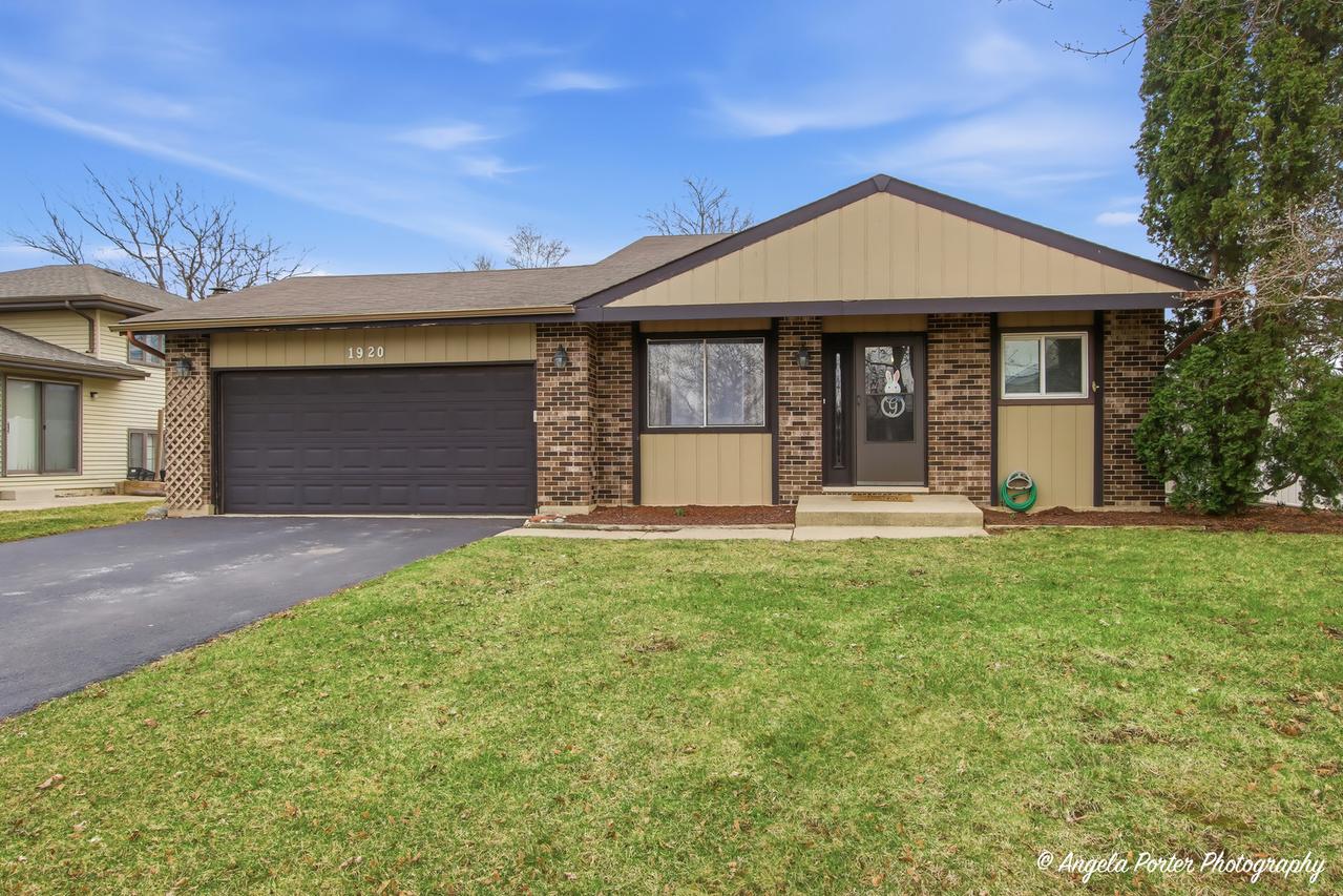 1920 Island Ct., Woodstock, IL 60098