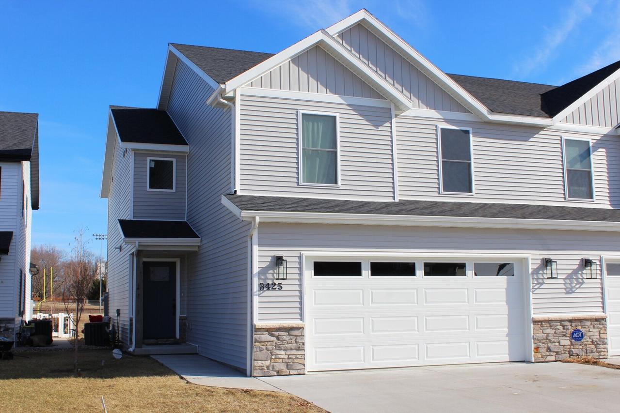 425 Jenny Ln. #B, Heyworth, IL 61745