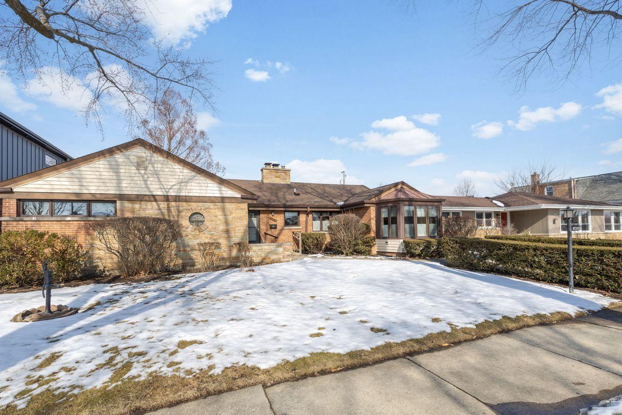 [Address Hidden by Seller], Skokie, IL 60077