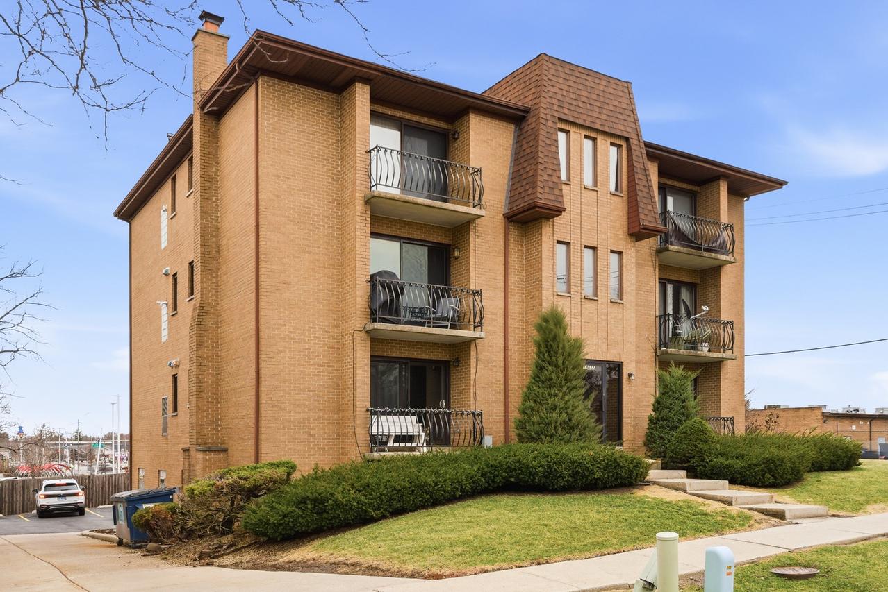 14655 Lamon Ave. #2N, Midlothian, IL 60445