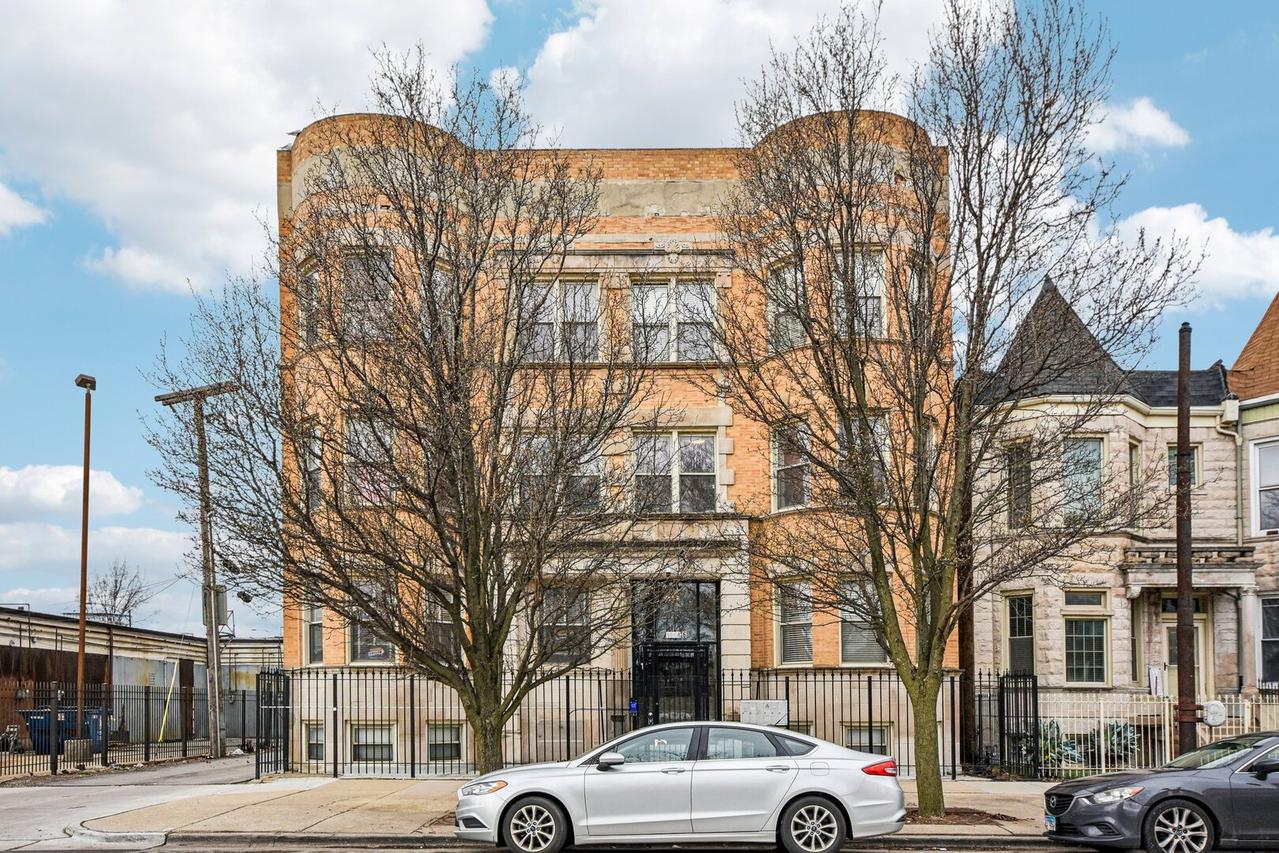 4644 S Prairie Ave. #2N, Chicago, IL 60653