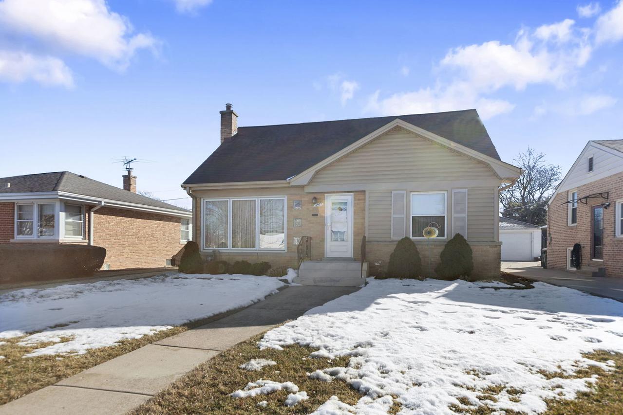 6907 W Cleveland St., Niles, IL 60714