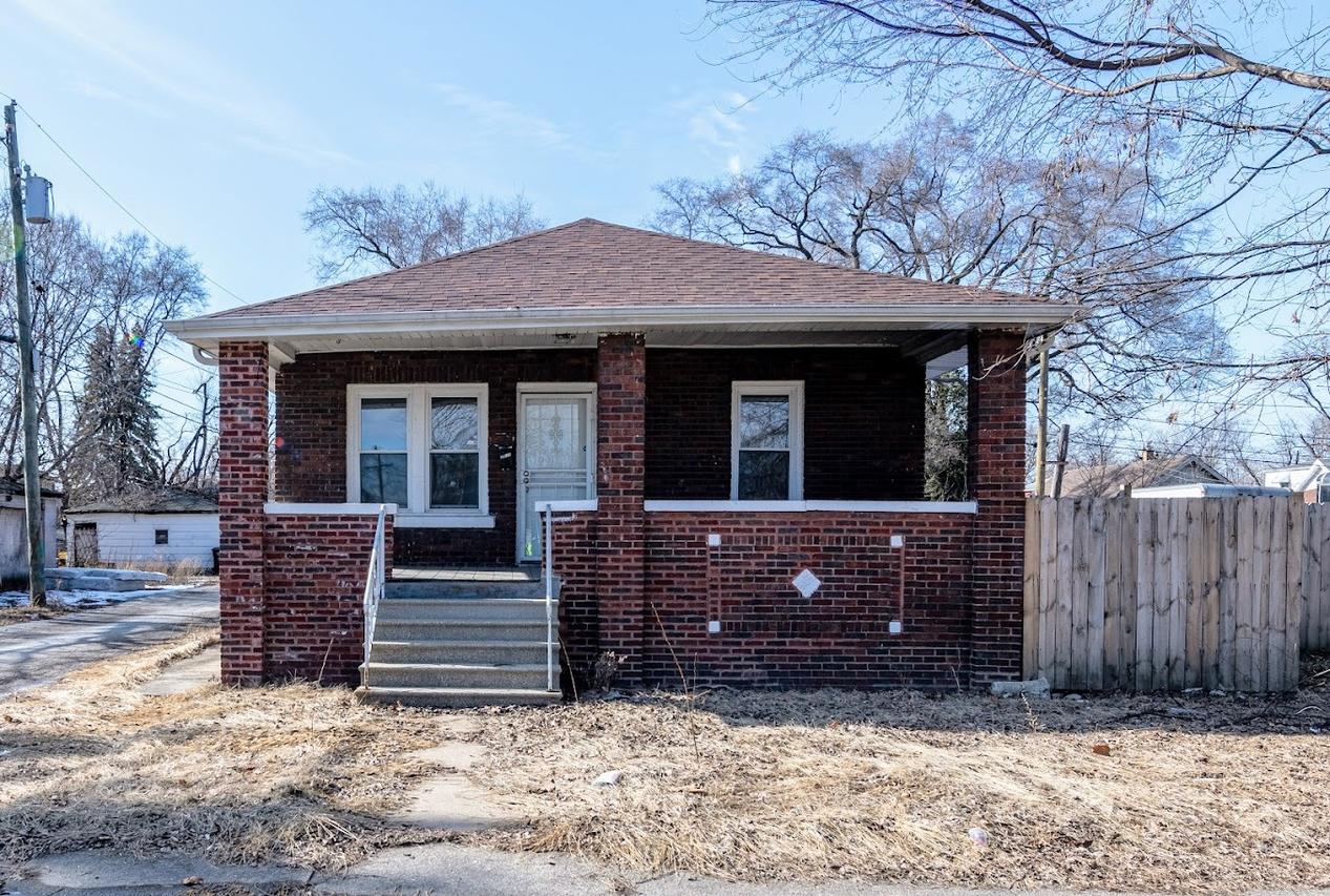 15032 Marshfield Ave., Harvey, IL 60426