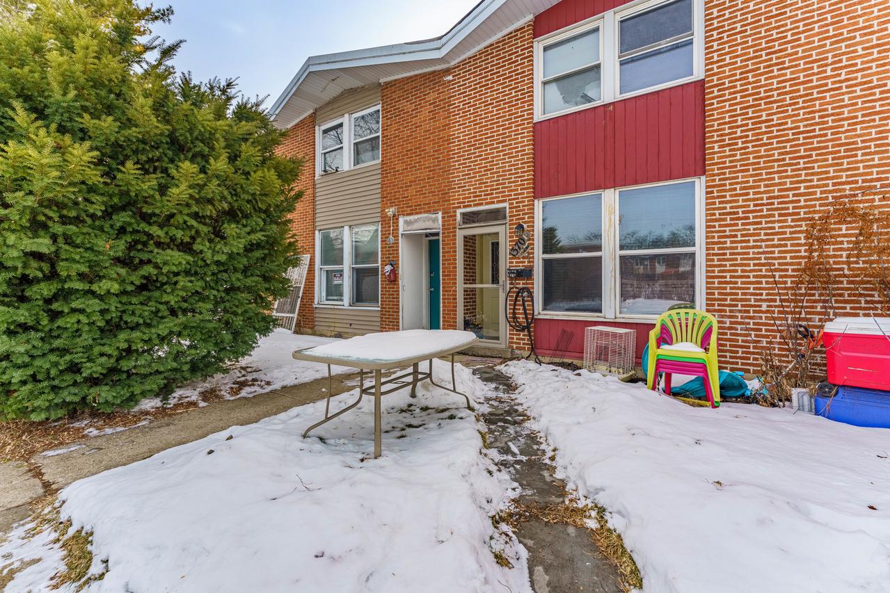 1370 Fargo Ave. #E, Des Plaines, IL 60018