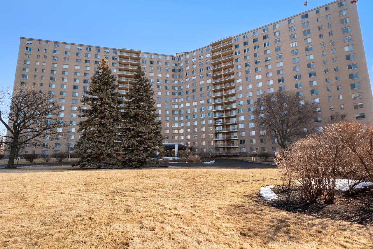 7061 N Kedzie Ave. #613, Chicago, IL 60645