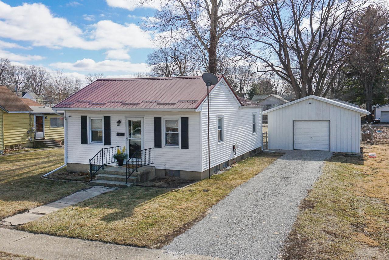 431 9th St., Lincoln, IL 62656