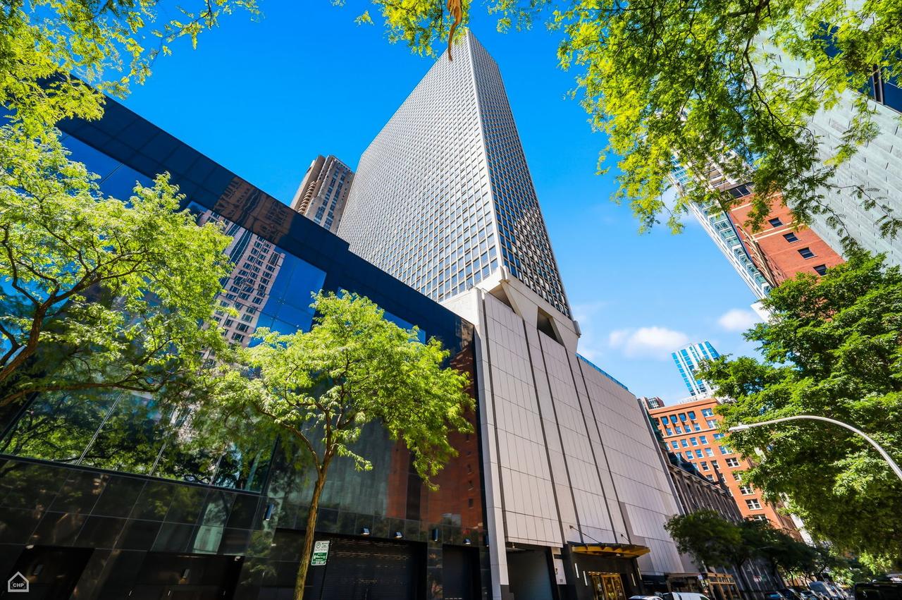 111 E Chestnut St. #21F, Chicago, IL 60611