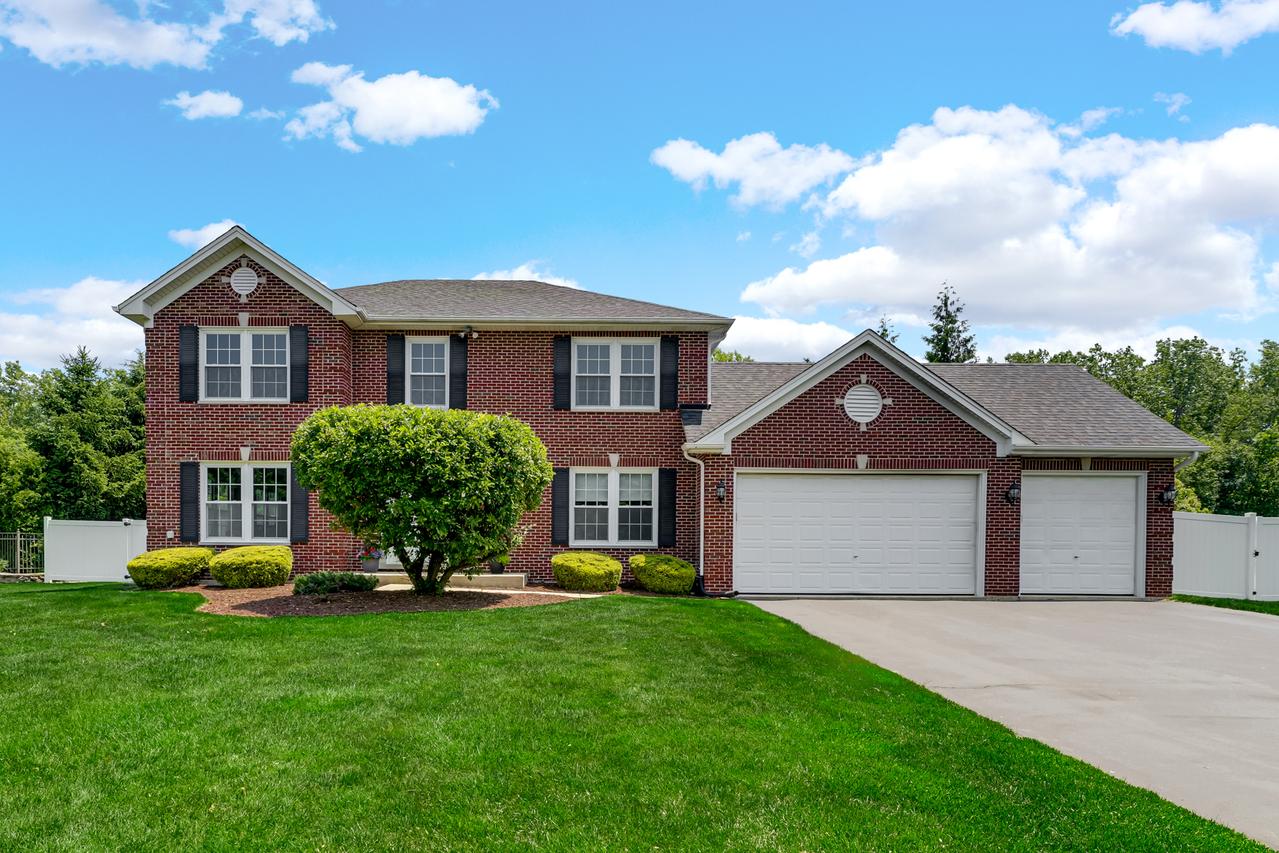 1405 Mallard Ln., Hoffman Estates, IL 60192