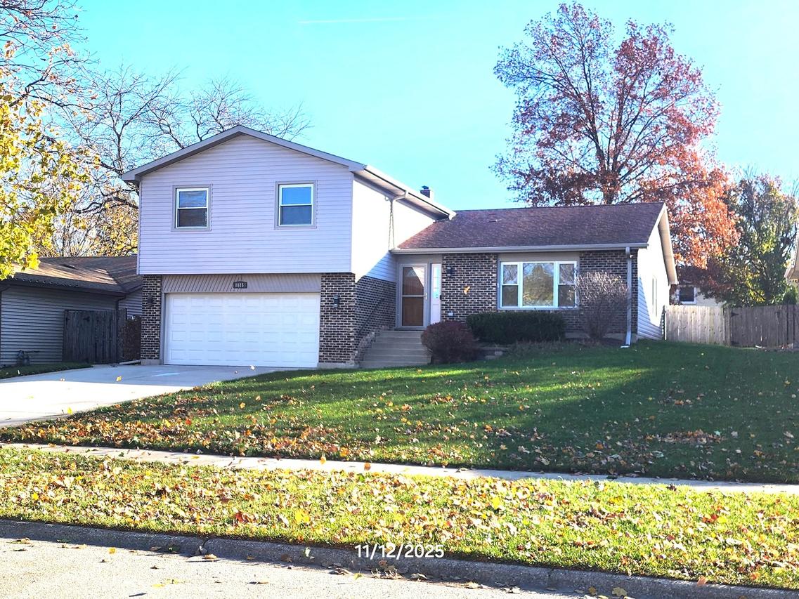 1035 W Elmwood Ln., Bartlett, IL 60103