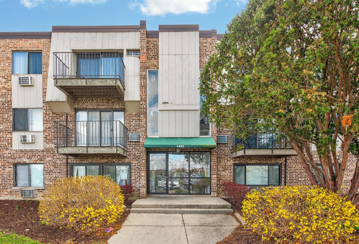1493 N Winslowe Dr. #104, Palatine, IL 60074