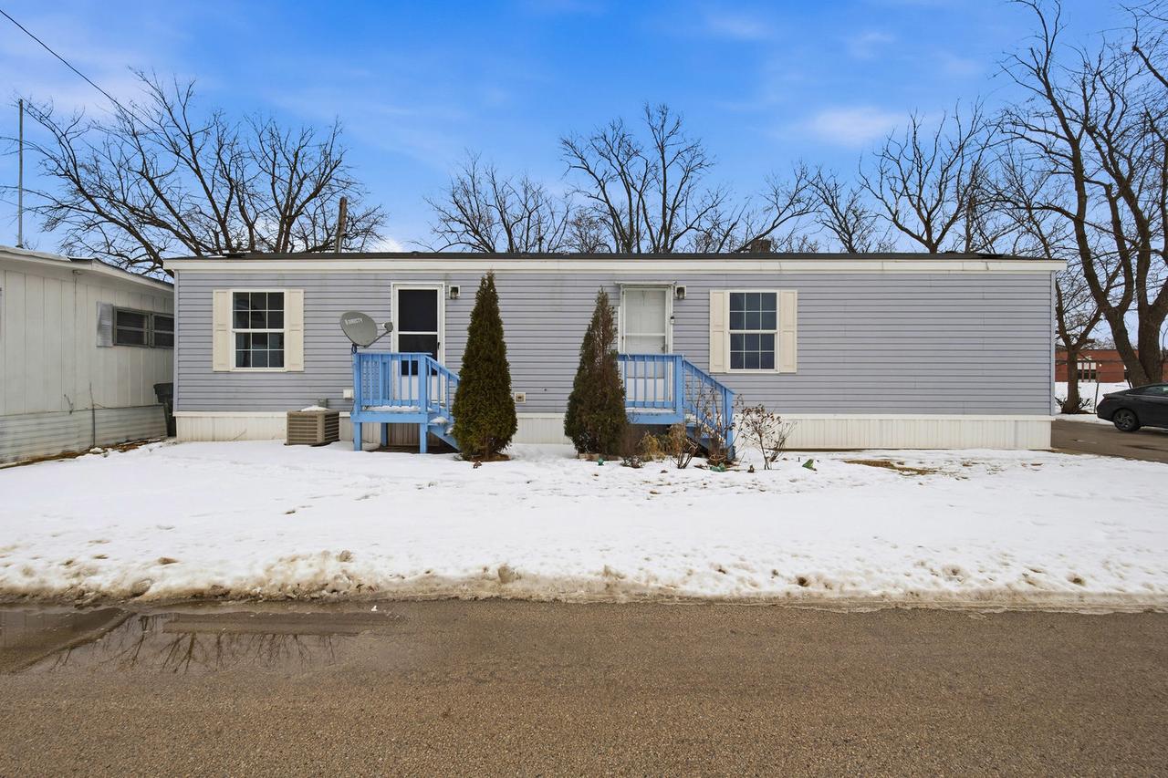 815 E Oakton St St. #311, Des Plaines, IL 60018