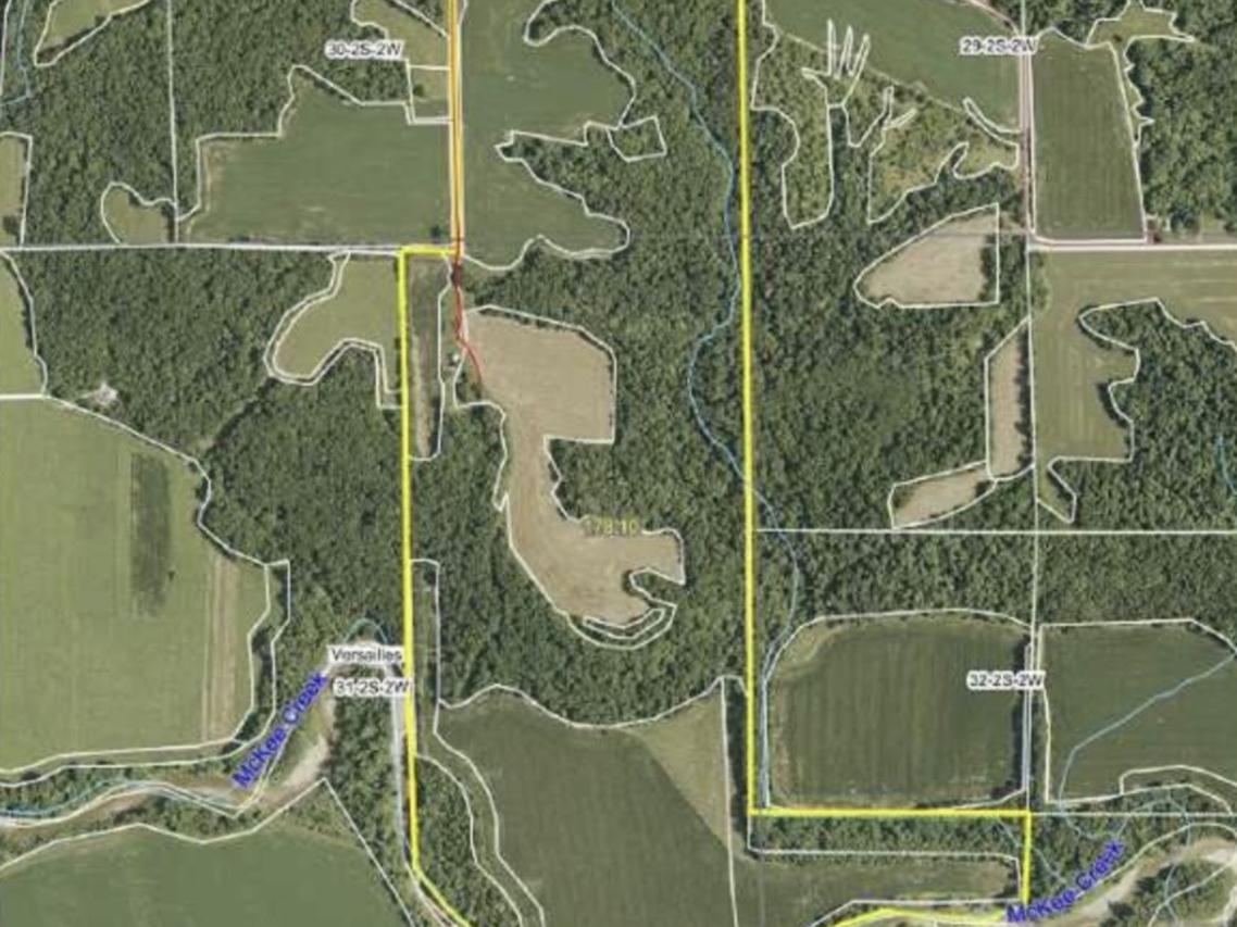 130 N Ave., Versailles, IL 62378