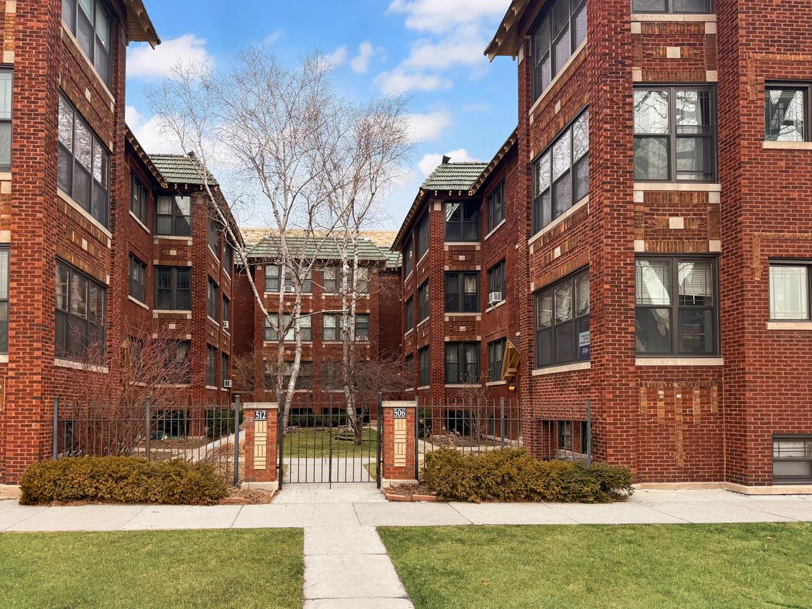 510 Madison St. #3S, Oak Park, IL 60302