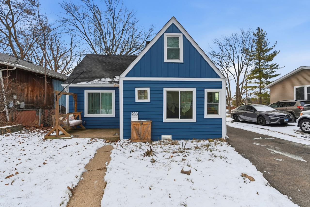 233 E Hawthorne Dr., Round Lake Beach, IL 60073