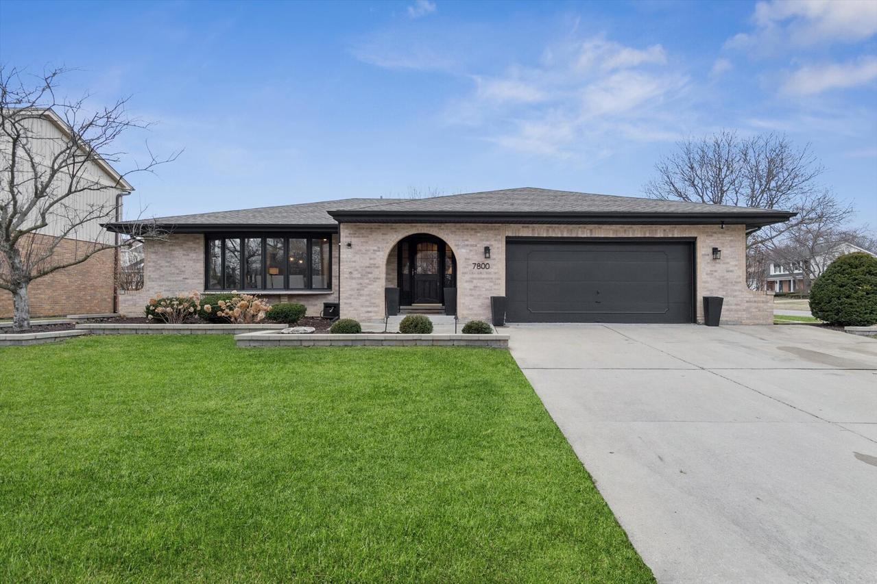 7800 Dorchester Ln., Darien, IL 60561