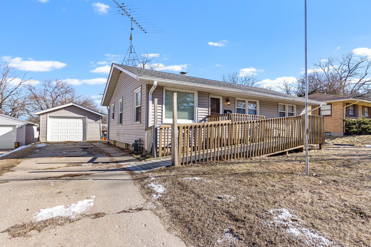 2316 Cornell Dr., Rockford, IL 61108