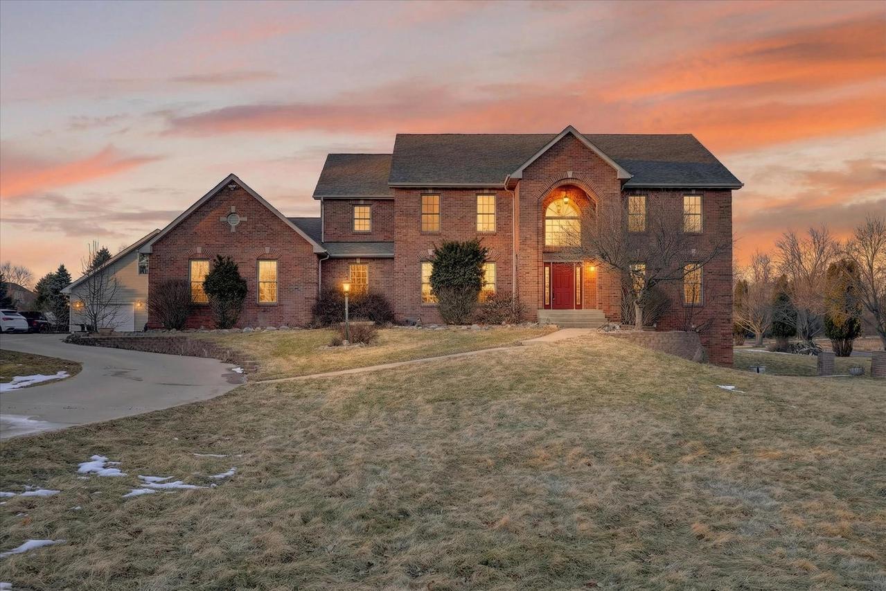 8306 E Crockett Rd., Roscoe, IL 61073