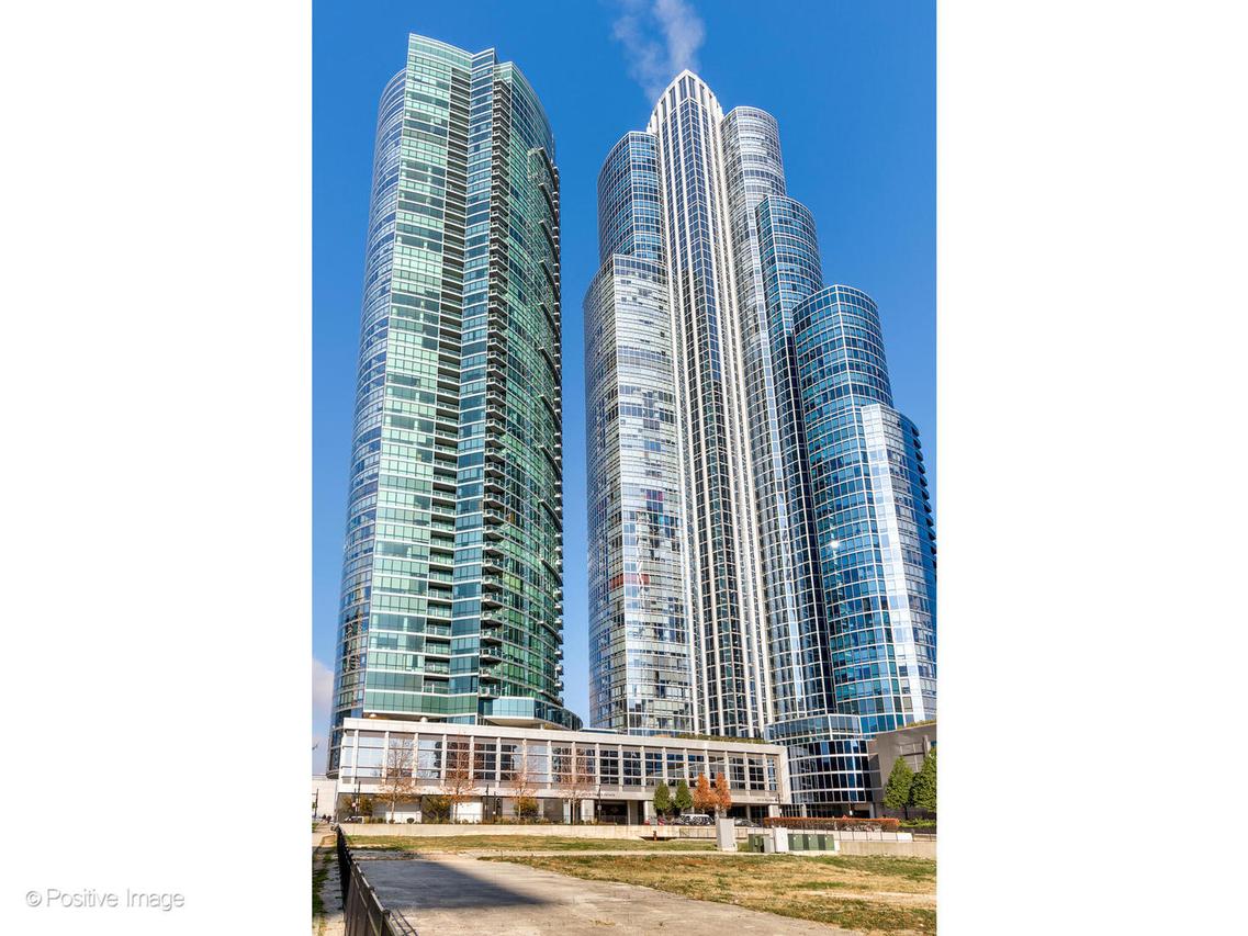 1201 S Prairie Ave. #2402, Chicago, IL 60605