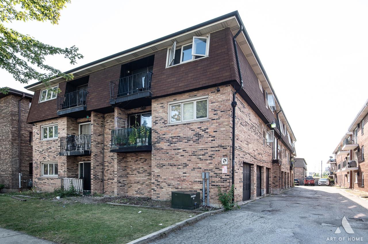 9708 Nottingham Ave. #11, Chicago Ridge, IL 60415
