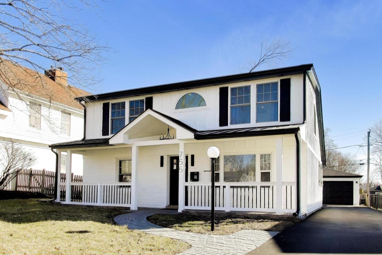 755 Division St., Barrington, IL 60010