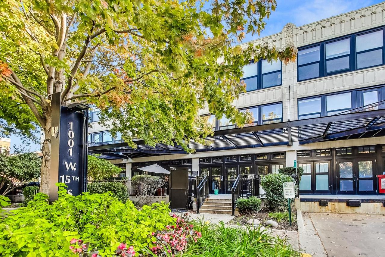 1001 W 15th St. #241, Chicago, IL 60608