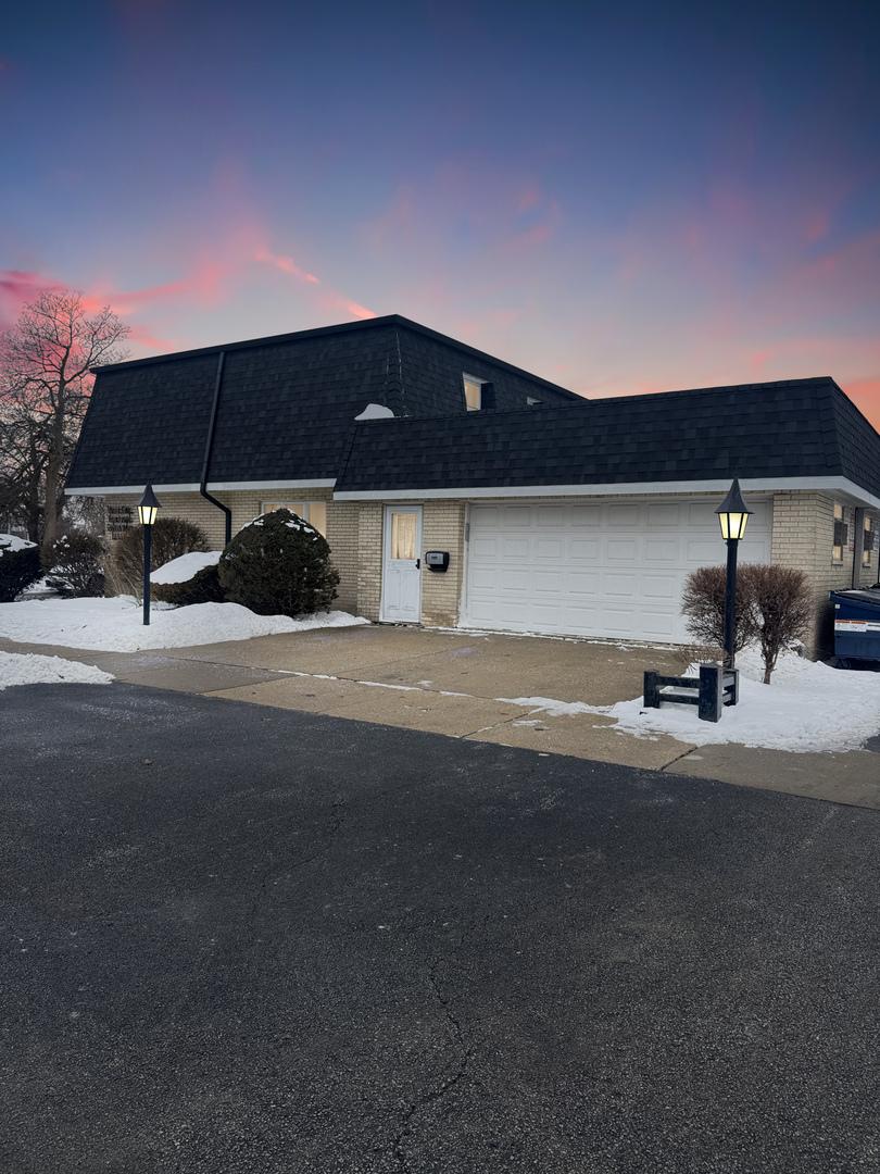 18356 Myrtle Ct. #1, Lansing, IL 60438