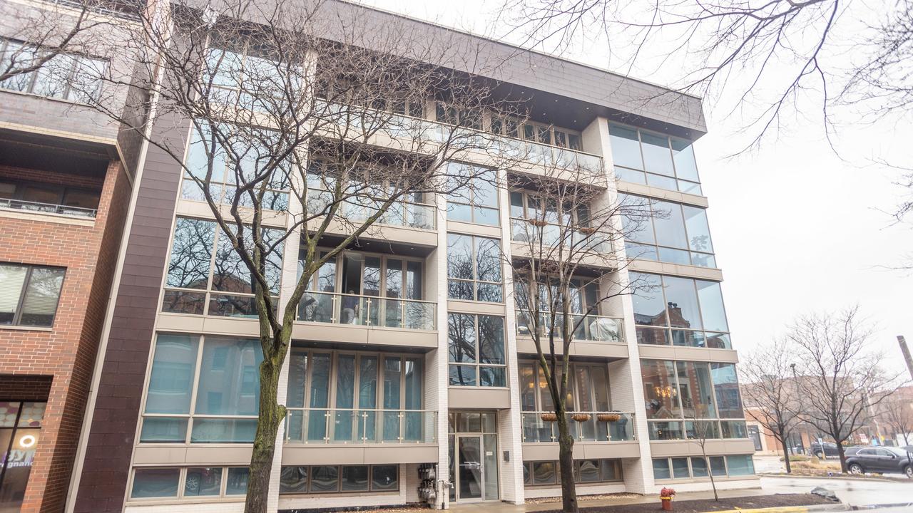 1947 W Diversey Pkwy. #101, Chicago, IL 60614