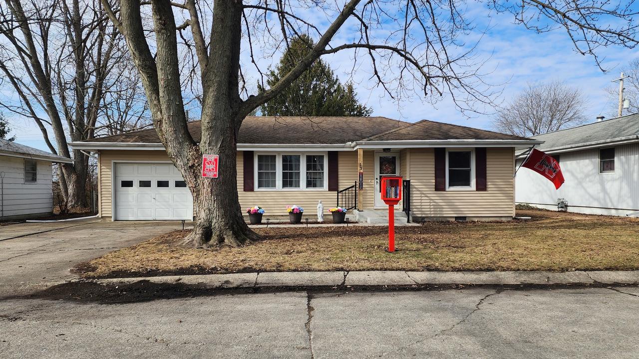 13 Elmwood Dr., Fisher, IL 61843