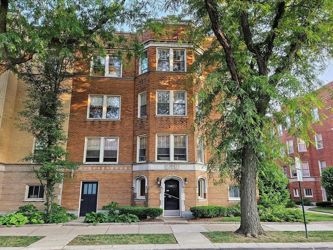 605 Washington Blvd. #3N, Oak Park, IL 60302