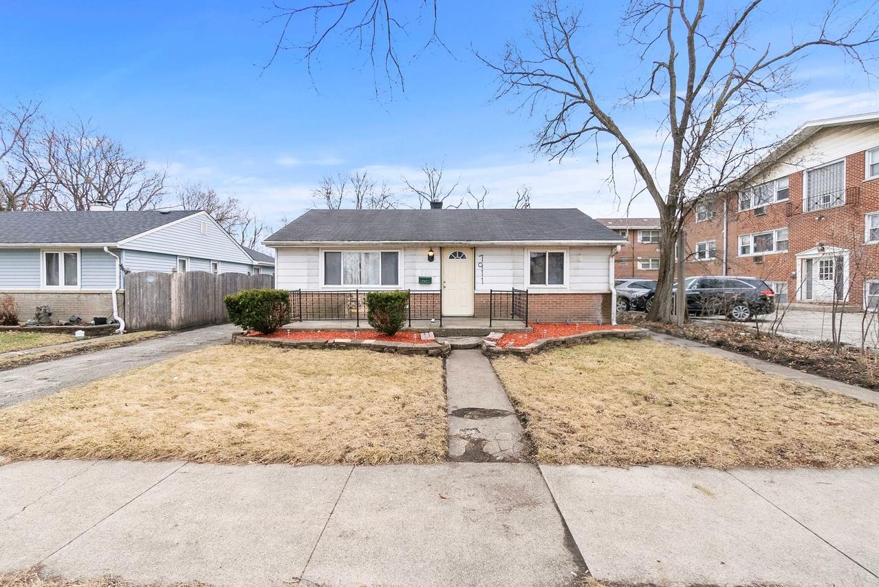 7911 45th St., Lyons, IL 60534