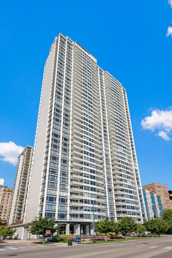 1300 N Lake Shore Dr. #5A, Chicago, IL 60610