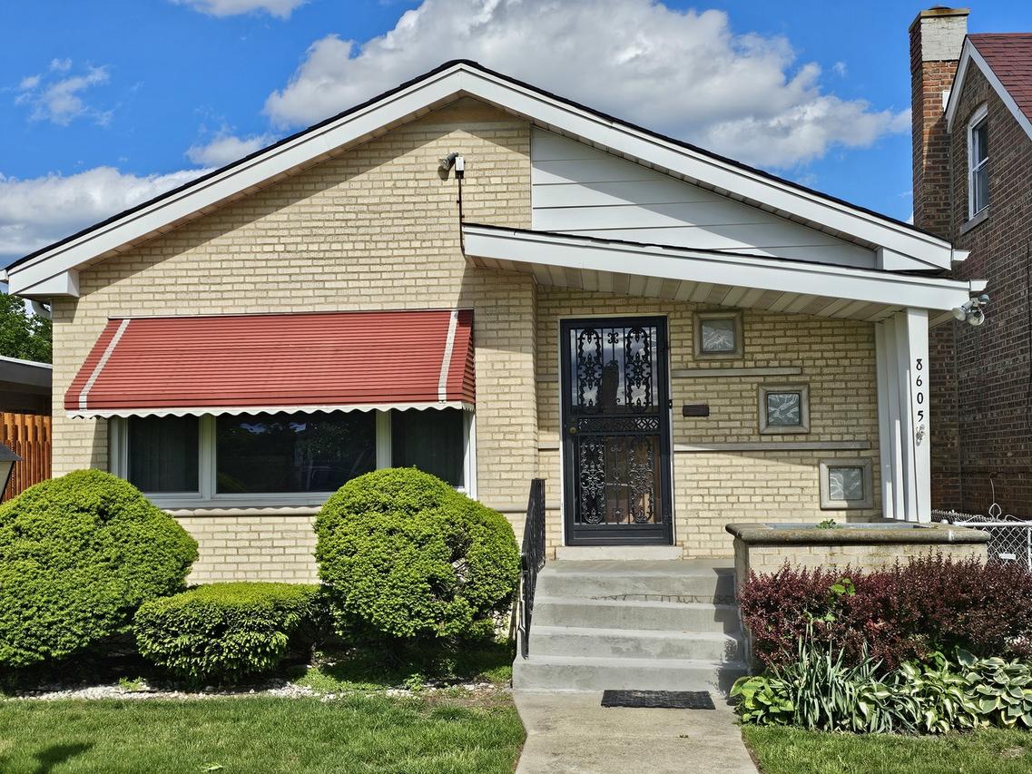 8605 S Calumet Ave., Chicago, IL 60619