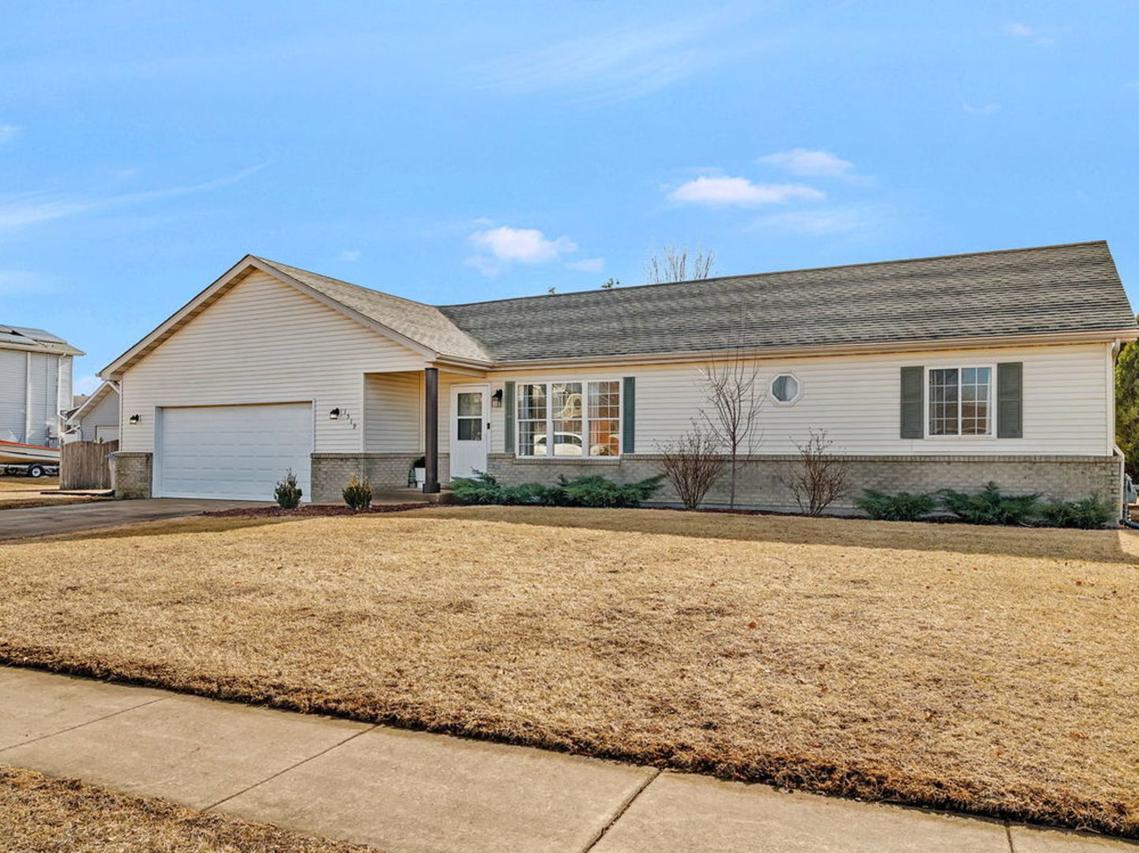 1519 Carol Anne Dr., Morris, IL 60450