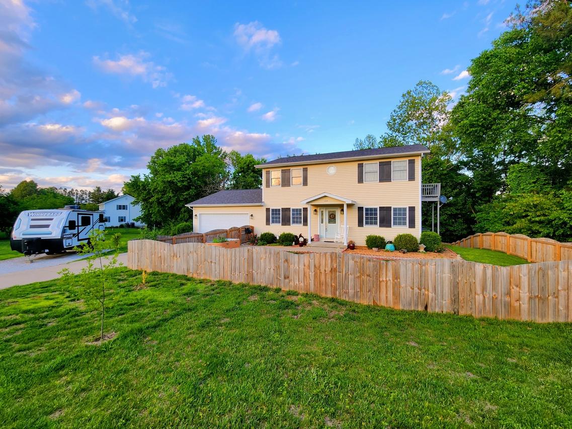 224 Cashen Dr., Makanda, IL 62958
