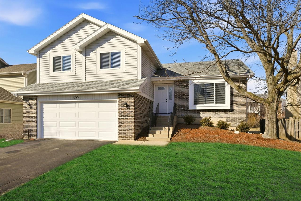 1595 Lois Ann Ln., Naperville, IL 60563