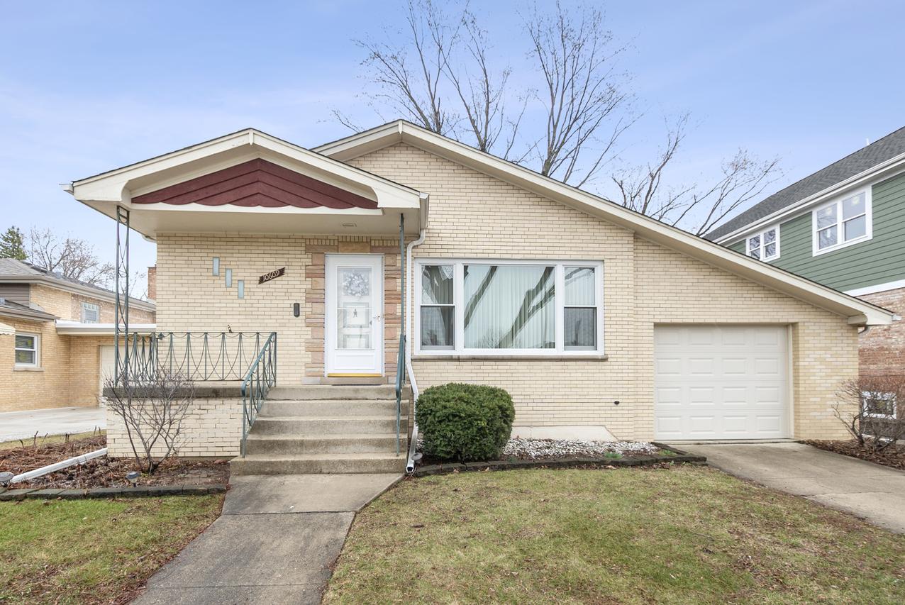 10609 S Kildare Ave., Oak Lawn, IL 60453