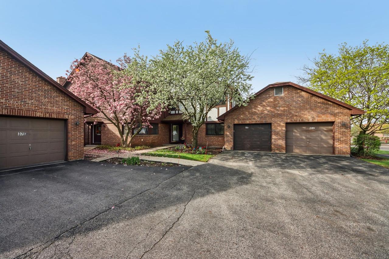 37 Terrace Ln. #F, Lake Zurich, IL 60047