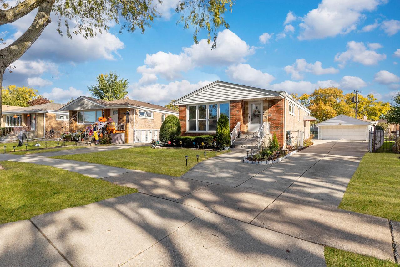 4856 Wick Dr., Oak Lawn, IL 60453