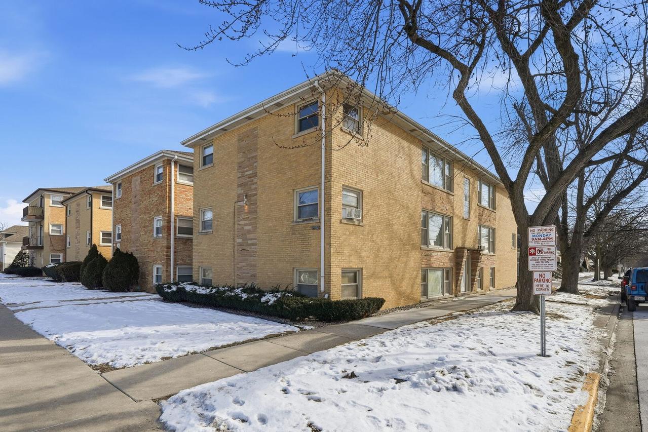 7519 W Fullerton Ave. #2S, Elmwood Park, IL 60707
