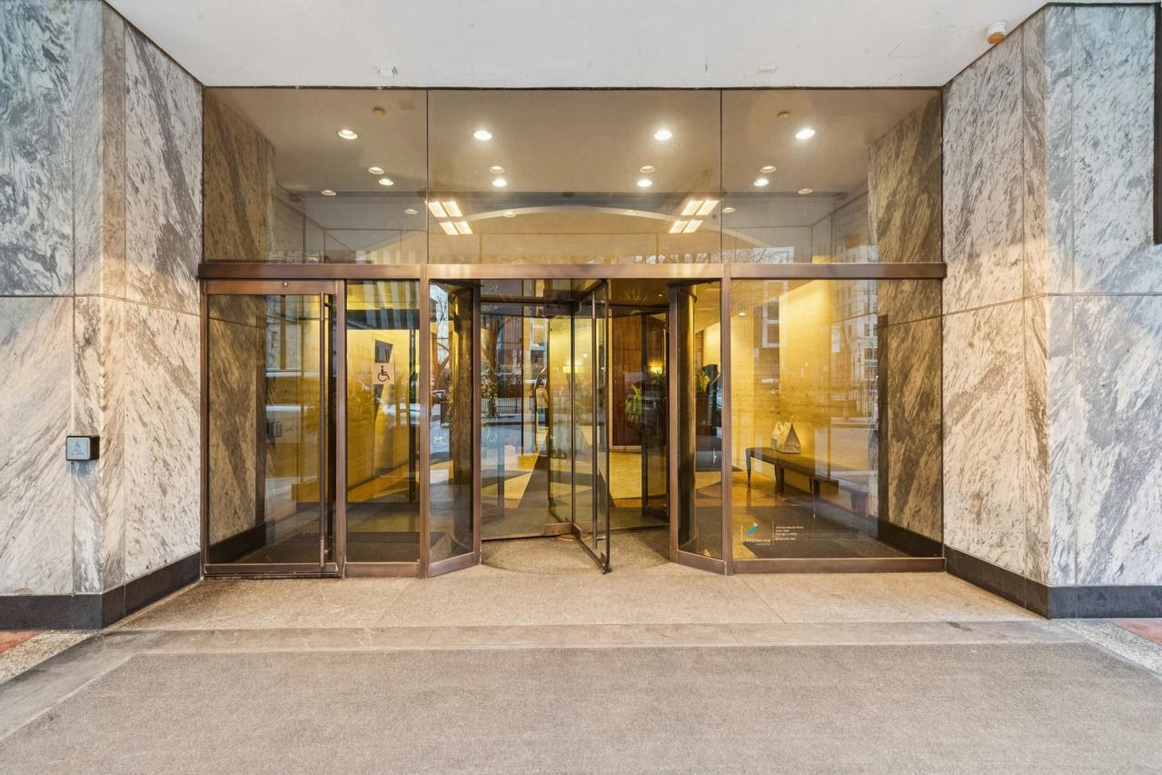 180 E Pearson St. #4202, Chicago, IL 60611