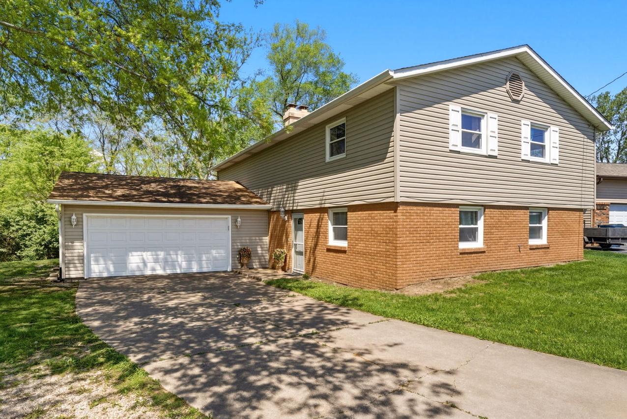110 Andrea Ct., Cleveland, IL 61241