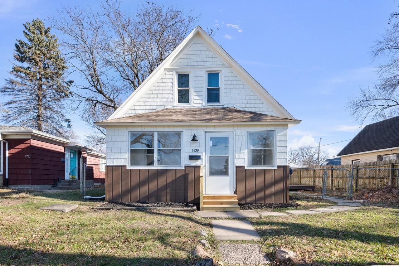 1425 24 1/2 St., Rock Island, IL 61201