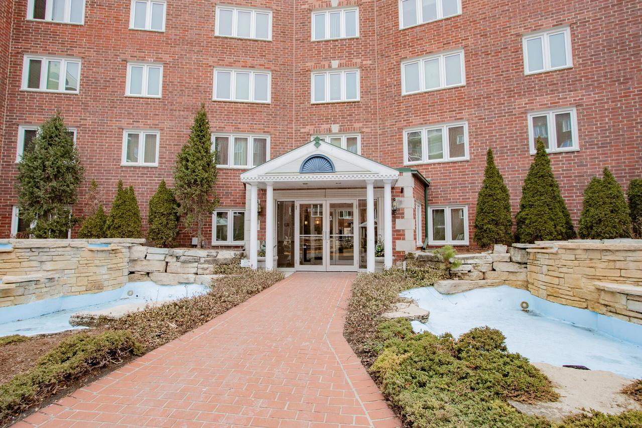 8540 W Foster Ave. #504, Norridge, IL 60706