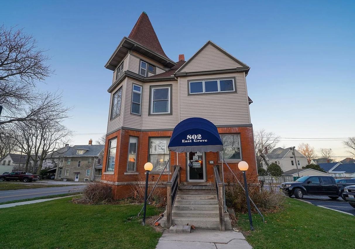 802 E Grove St., Bloomington, IL 61701