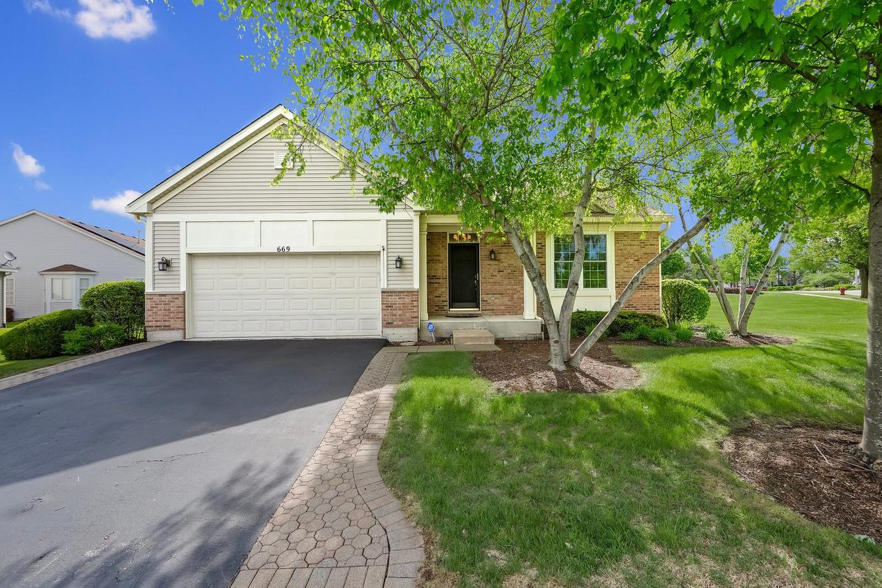 669 Saugatuk Cir., Romeoville, IL 60446