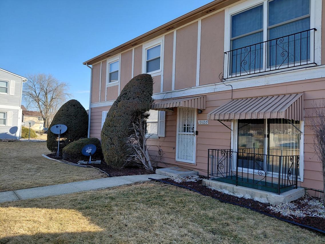 19320 Oakwood Ave. #49, Country Club Hills, IL 60478