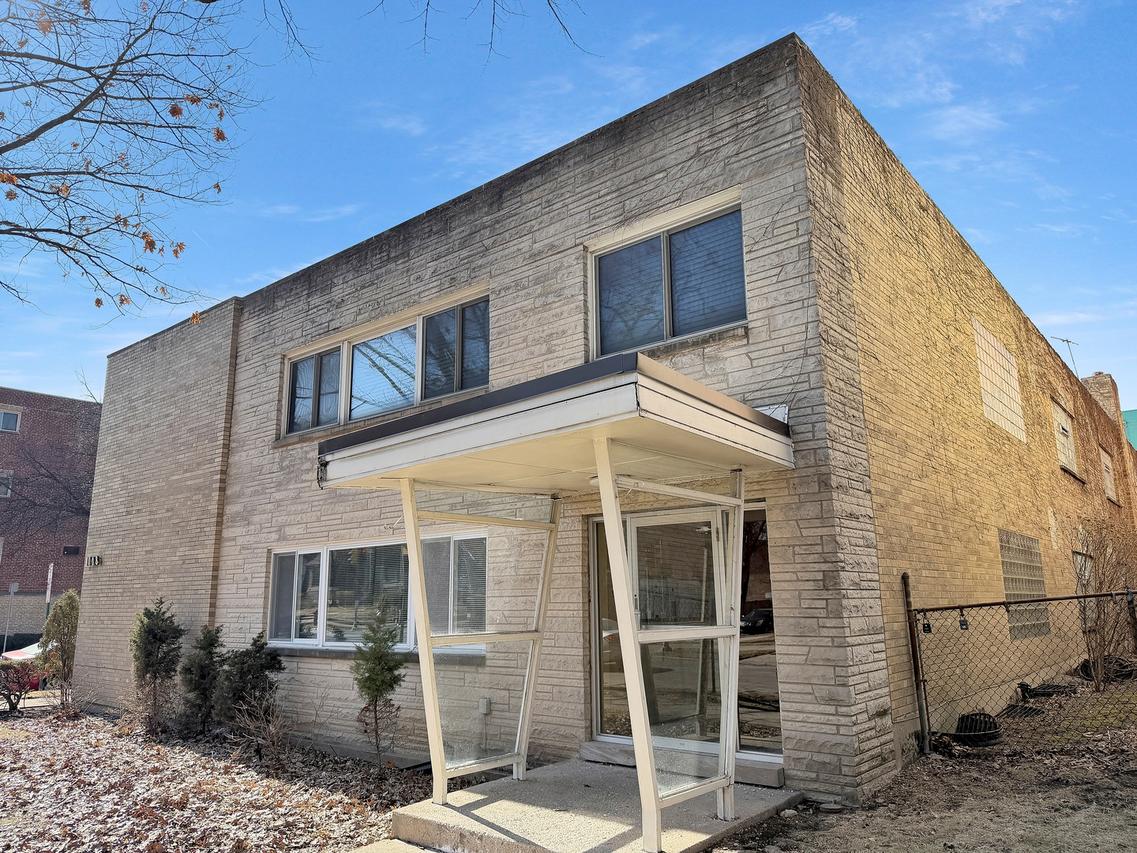 1008 Washington Blvd. #1, Oak Park, IL 60302